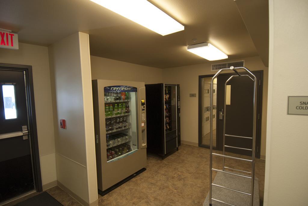 Woodspring Suites Williston Exteriör bild