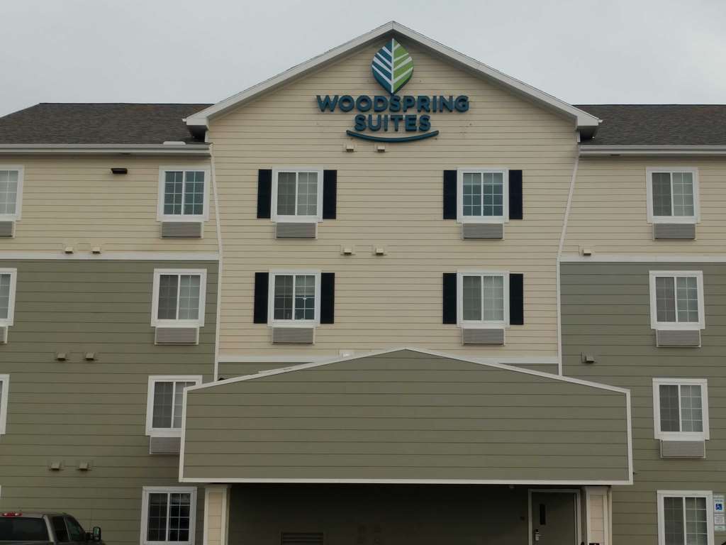 Woodspring Suites Williston Exteriör bild