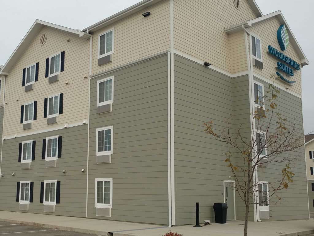 Woodspring Suites Williston Exteriör bild